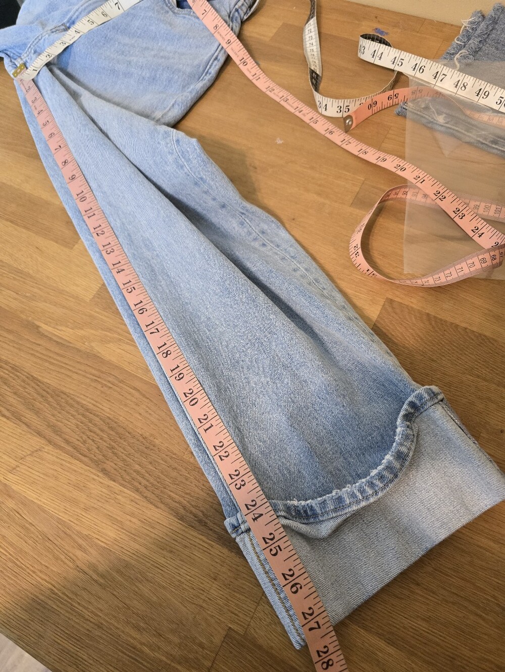 Abercrombie & Fitch The Baggy Low Rise Cuffed Jeans Size 24 Light Wash - Picture 11 of 12
